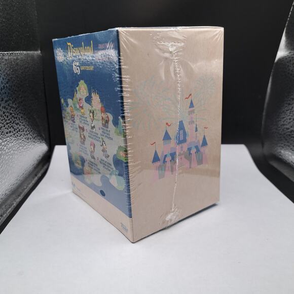 Funko Mini Disneyland "Alice at the Mad Tea Party Attraction" #01 - Picture 2 of 4